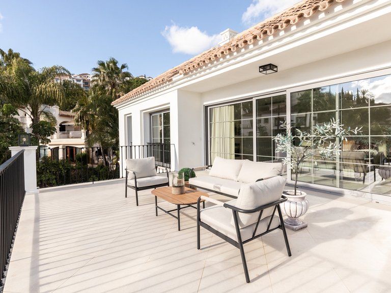 Villa for Sale in Los Arqueros, Malaga 33