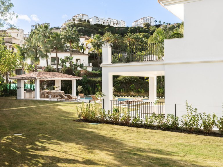 Villa for Sale in Los Arqueros, Malaga 35