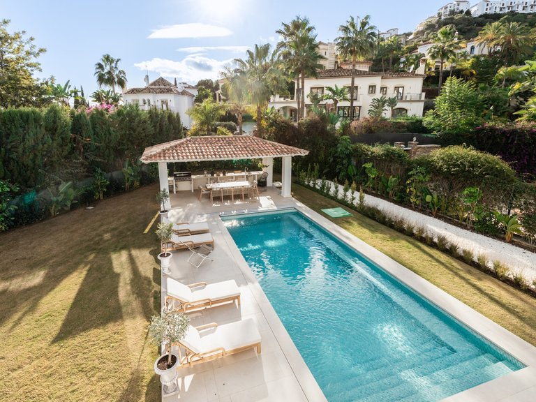 Villa for Sale in Los Arqueros, Malaga 37