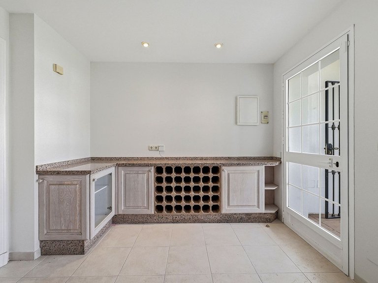 Villa for Sale in Nueva Andalucía, Malaga 21