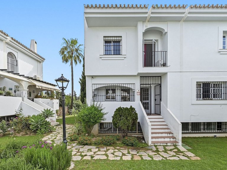 Villa for Sale in Nueva Andalucía, Malaga 22