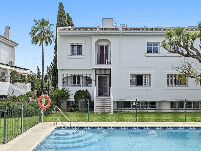Villa for Sale in Nueva Andalucía, Malaga 23