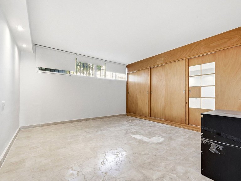 Villa for Sale in Nueva Andalucía, Malaga 24