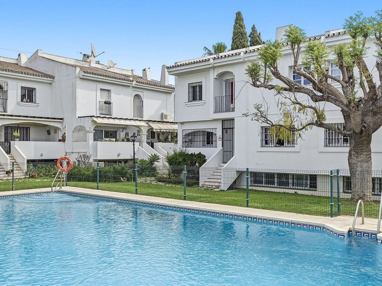 Villa for Sale in Nueva Andalucía, Malaga 3