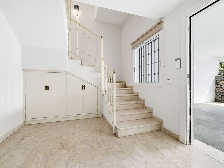 Villa for Sale in Nueva Andalucía, Malaga 6