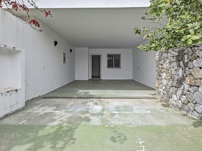 Villa for Sale in Nueva Andalucía, Malaga 9