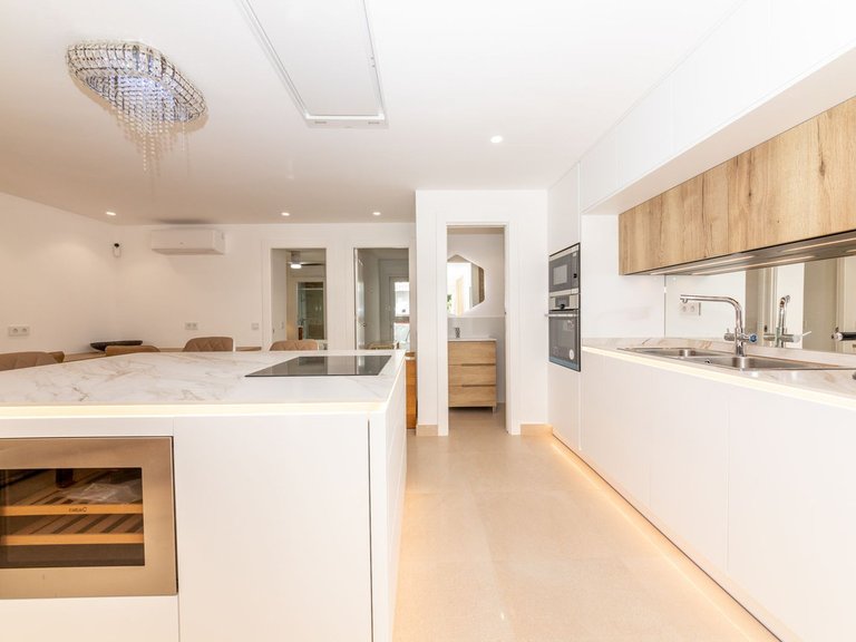 Villa for Sale in Nueva Andalucía, Malaga 3