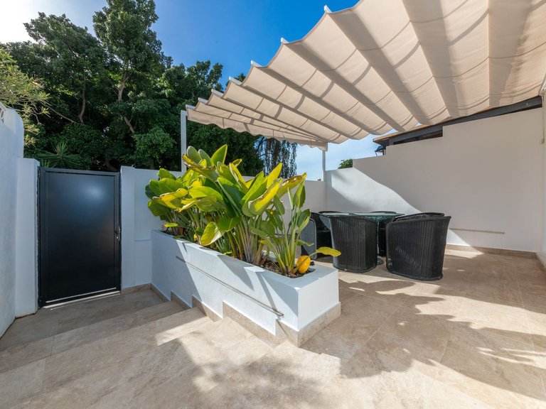 Villa for Sale in Nueva Andalucía, Malaga 9