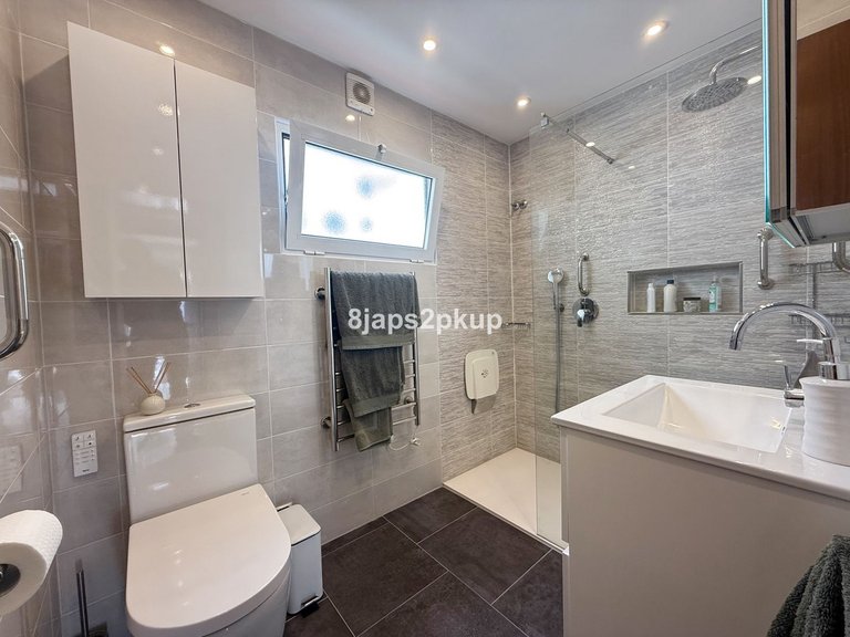 Villa for Sale in Estepona, Malaga 11