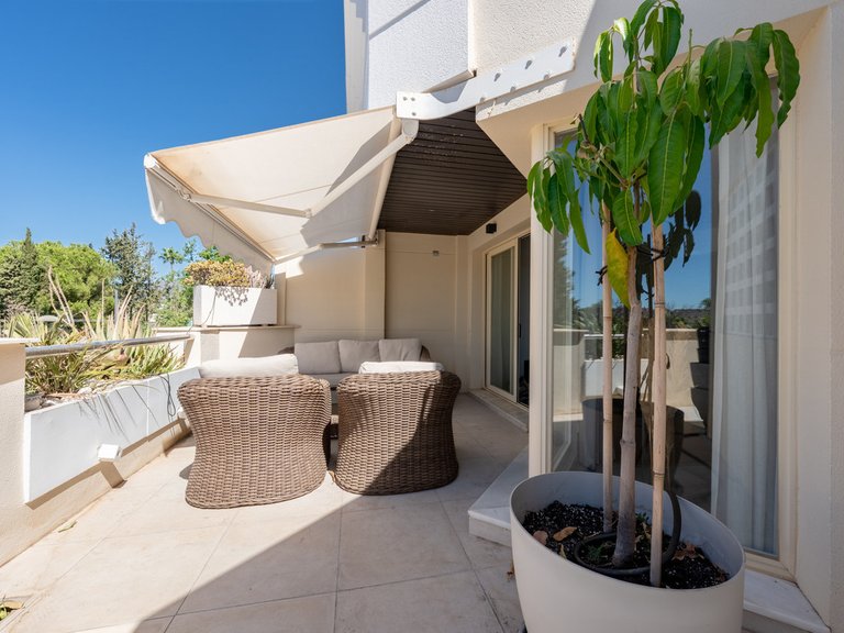 Apartment for Sale in Nueva Andalucía, Malaga 11