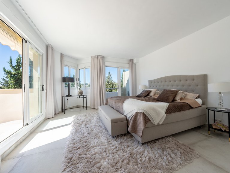 Apartment for Sale in Nueva Andalucía, Malaga 12