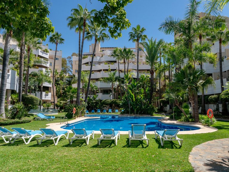 Apartment for Sale in Nueva Andalucía, Malaga 18