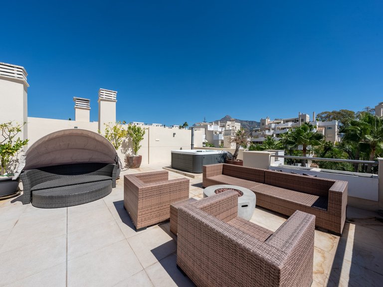 Apartment for Sale in Nueva Andalucía, Malaga 2