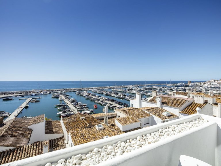Apartment for Sale in Puerto Banús, Malaga 10