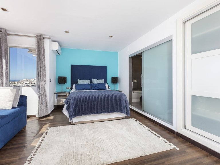 Apartment for Sale in Puerto Banús, Malaga 19