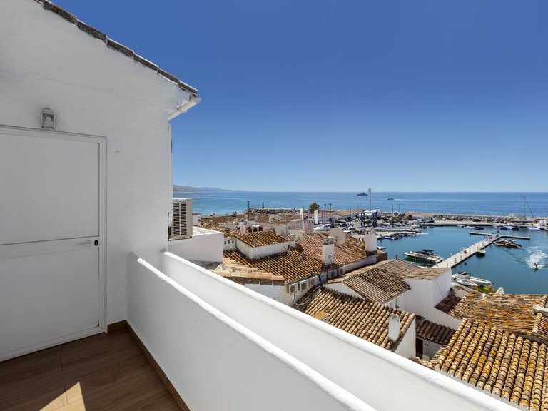 Apartment for Sale in Puerto Banús, Malaga 24