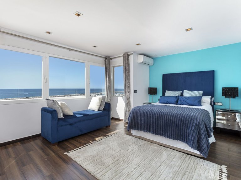 Apartment for Sale in Puerto Banús, Malaga 4