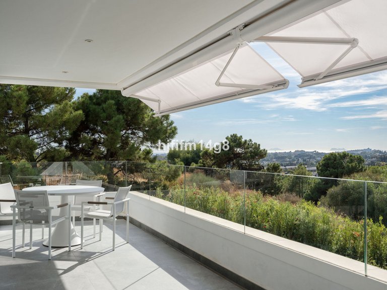 Apartment for Sale in La Quinta, Malaga 18