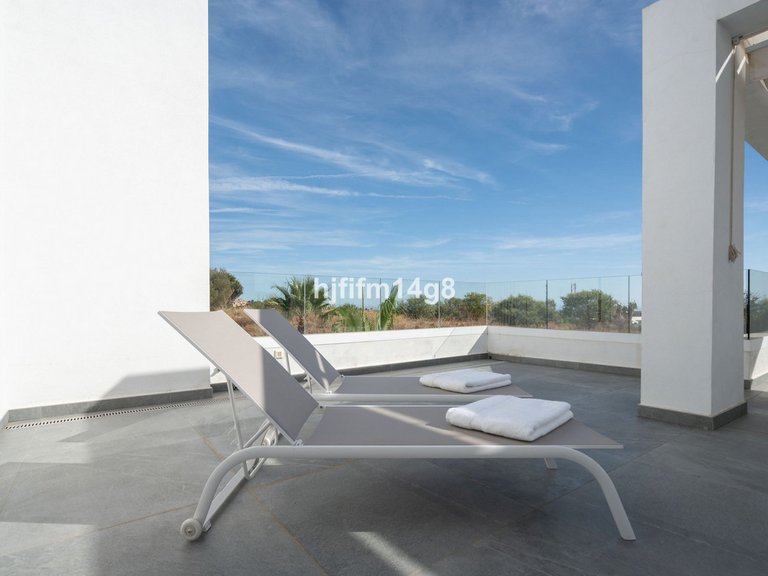 Apartment for Sale in La Quinta, Malaga 19