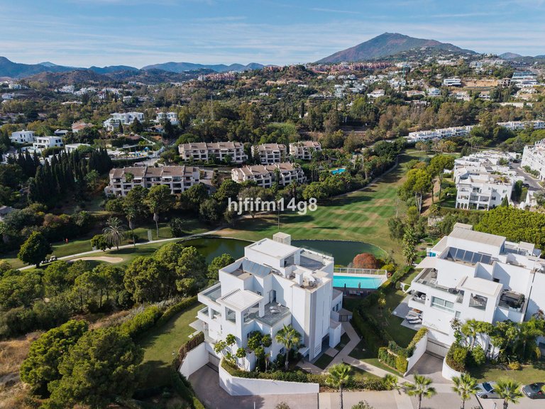 Apartment for Sale in La Quinta, Malaga 25