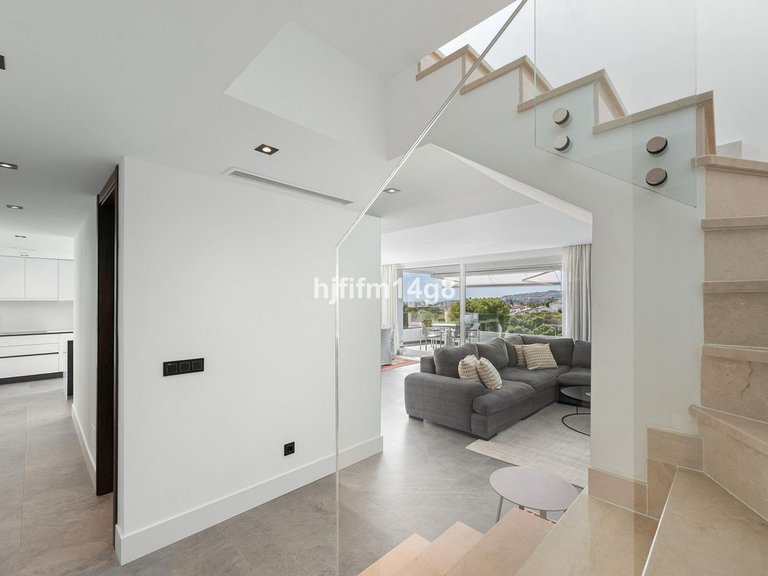 Apartment for Sale in La Quinta, Malaga 3
