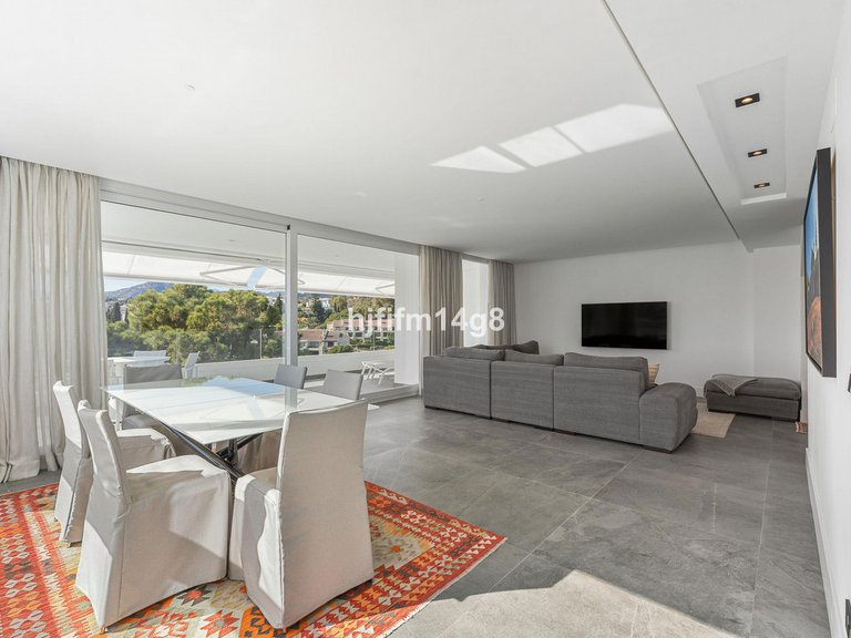 Apartment for Sale in La Quinta, Malaga 4