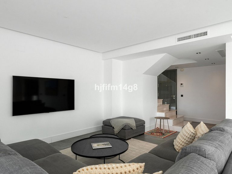 Apartment for Sale in La Quinta, Malaga 6