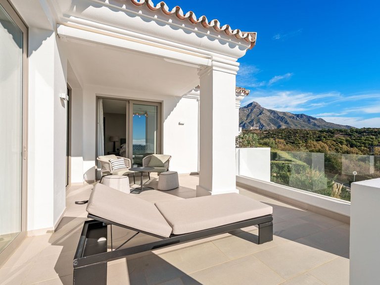 Apartment for Sale in Nueva Andalucía, Malaga 33