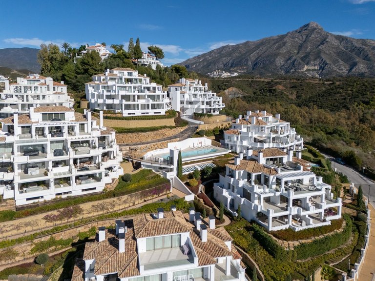 Apartment for Sale in Nueva Andalucía, Malaga 40