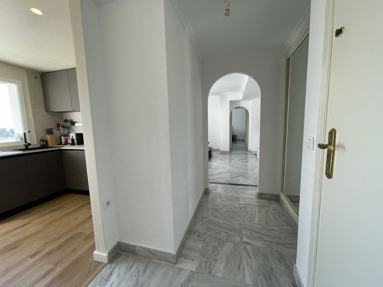 Apartment for Sale in Nueva Andalucía, Malaga 16