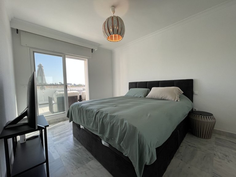 Apartment for Sale in Nueva Andalucía, Malaga 18
