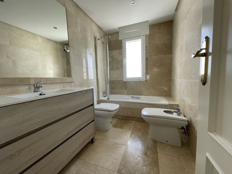 Apartment for Sale in Nueva Andalucía, Malaga 19