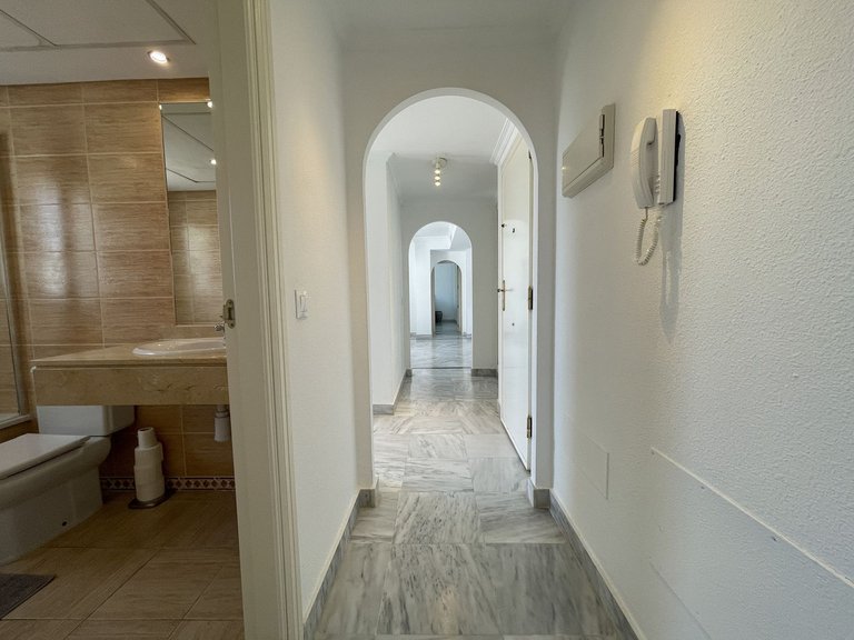 Apartment for Sale in Nueva Andalucía, Malaga 25