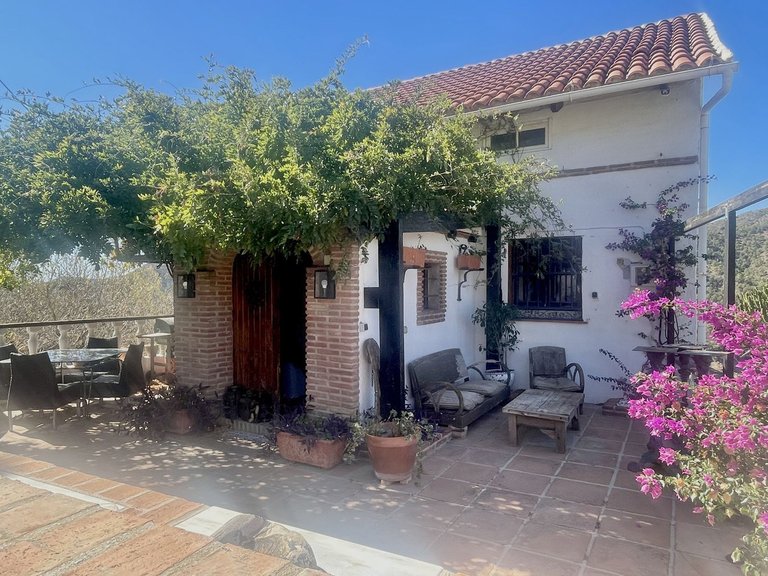 Villa for Sale in Istán, Malaga 12