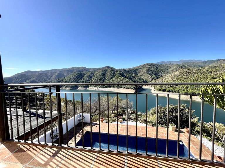 Villa for Sale in Istán, Malaga 19