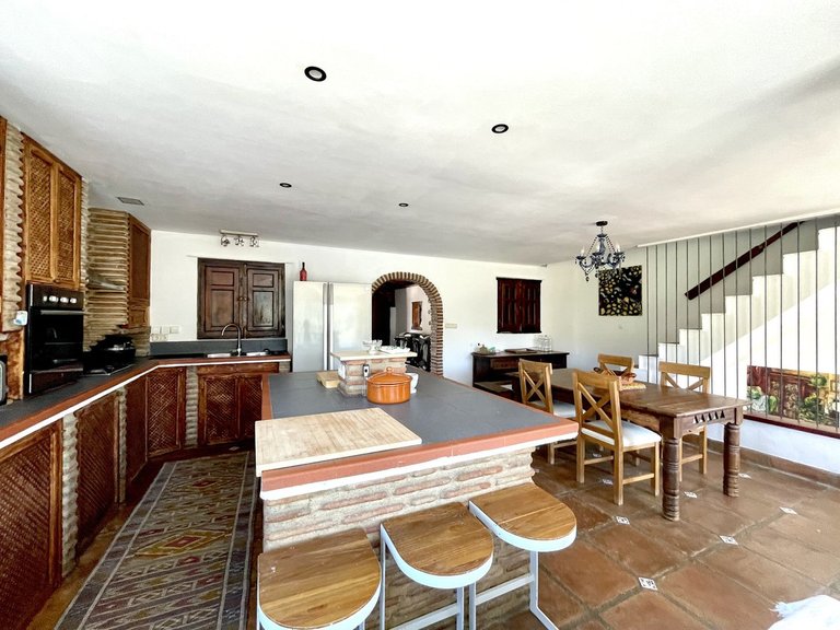 Villa for Sale in Istán, Malaga 24