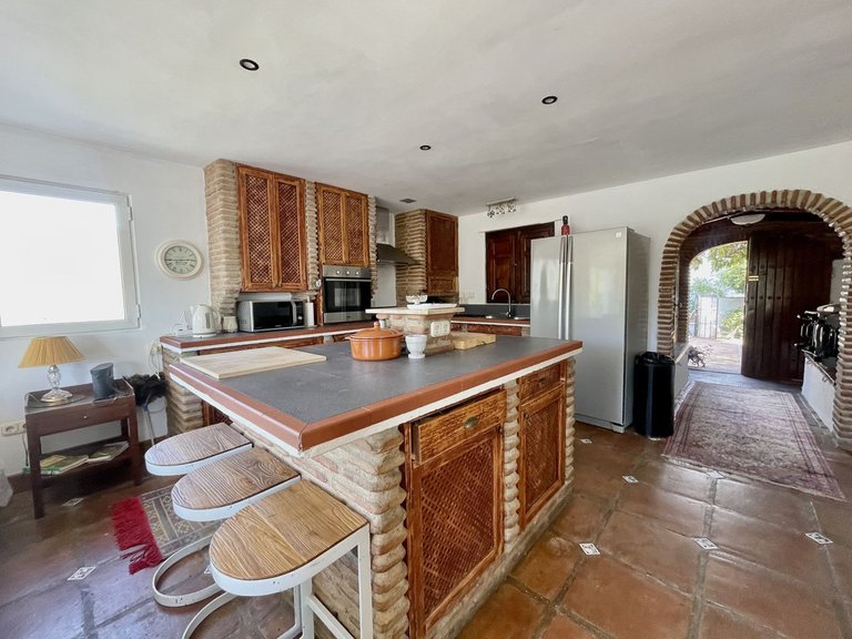 Villa for Sale in Istán, Malaga 25