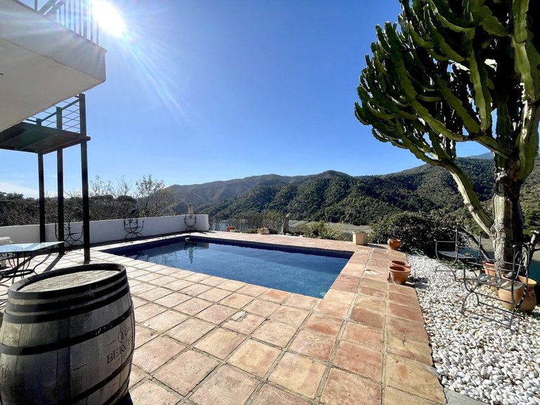 Villa for Sale in Istán, Malaga 44