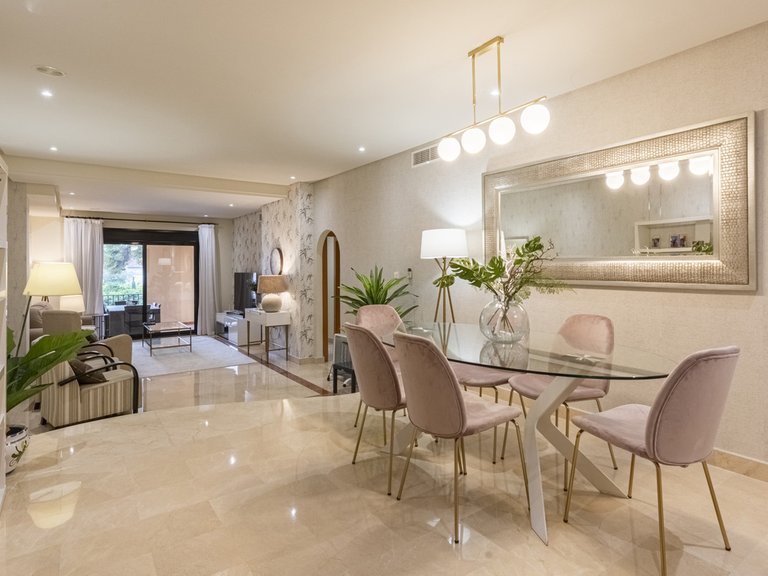 Apartment for Sale in Puerto Banús, Malaga 5