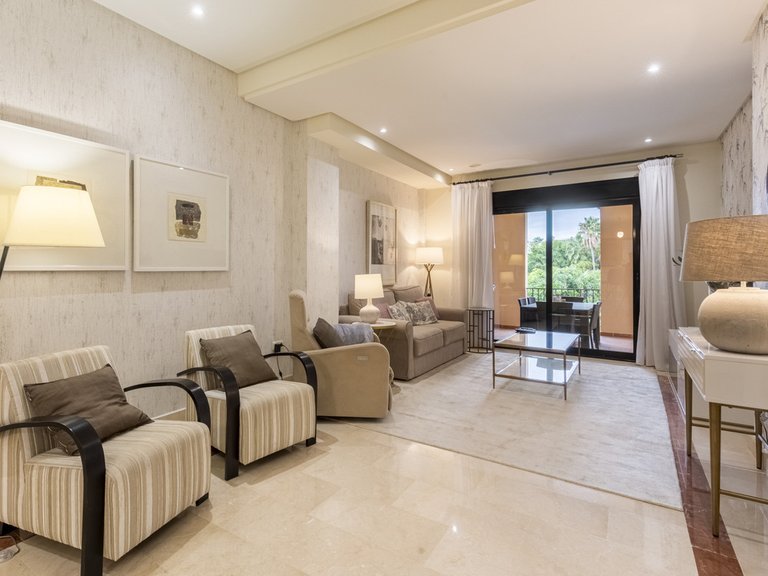 Apartment for Sale in Puerto Banús, Malaga 7