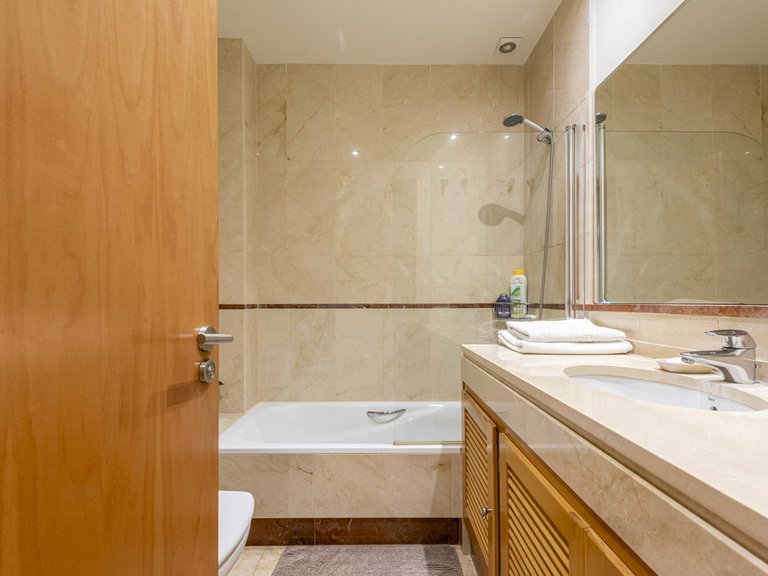Apartment for Sale in Puerto Banús, Malaga 9