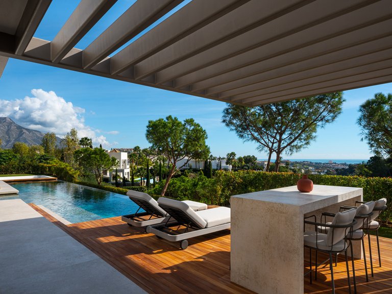 Villa for Sale in La Quinta, Malaga 11