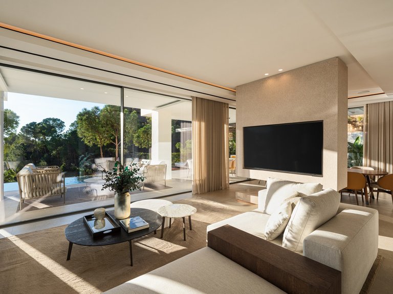 Villa for Sale in La Quinta, Malaga 5