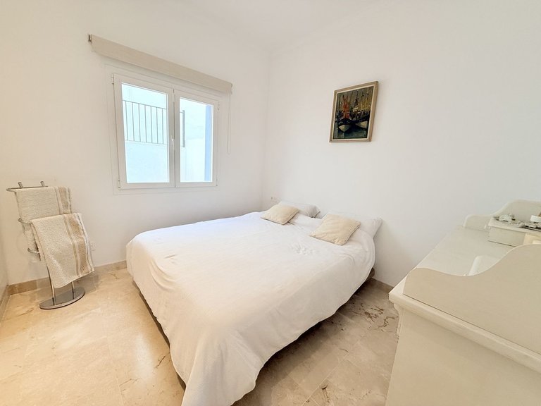 Apartment for Sale in Benahavís, Malaga 11