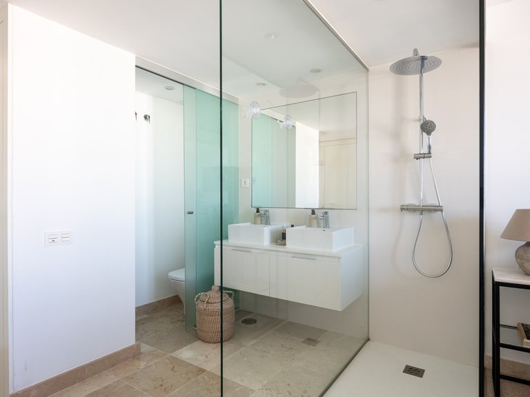 Apartment for Sale in El Paraiso, Malaga 11