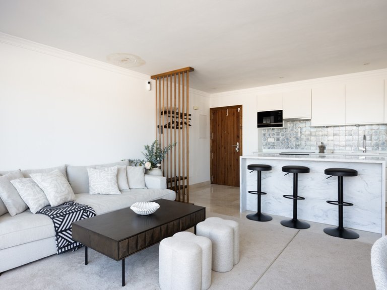 Apartment for Sale in El Paraiso, Malaga 3