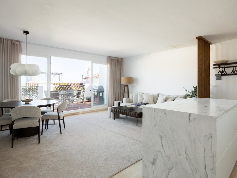 Apartment for Sale in El Paraiso, Malaga 6