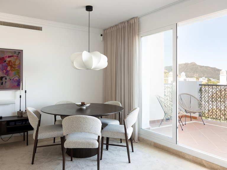 Apartment for Sale in El Paraiso, Malaga 7