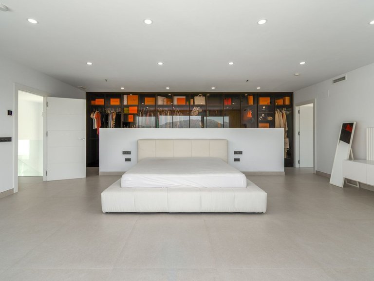 Villa for Sale in La Mairena, Malaga 10