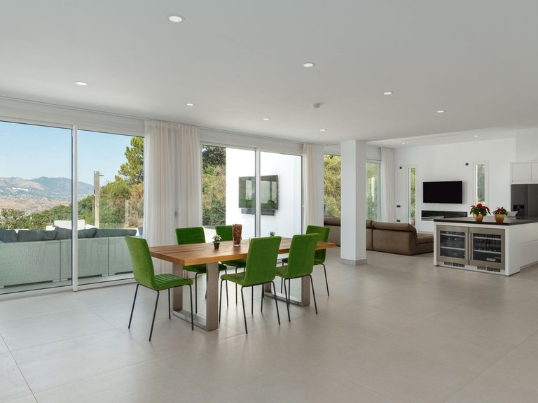 Villa for Sale in La Mairena, Malaga 6